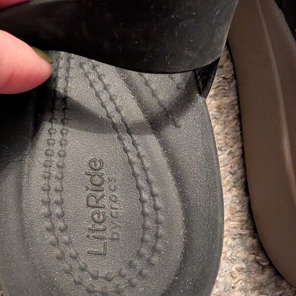 Platform Crocs 9 - Picture 3 of 7